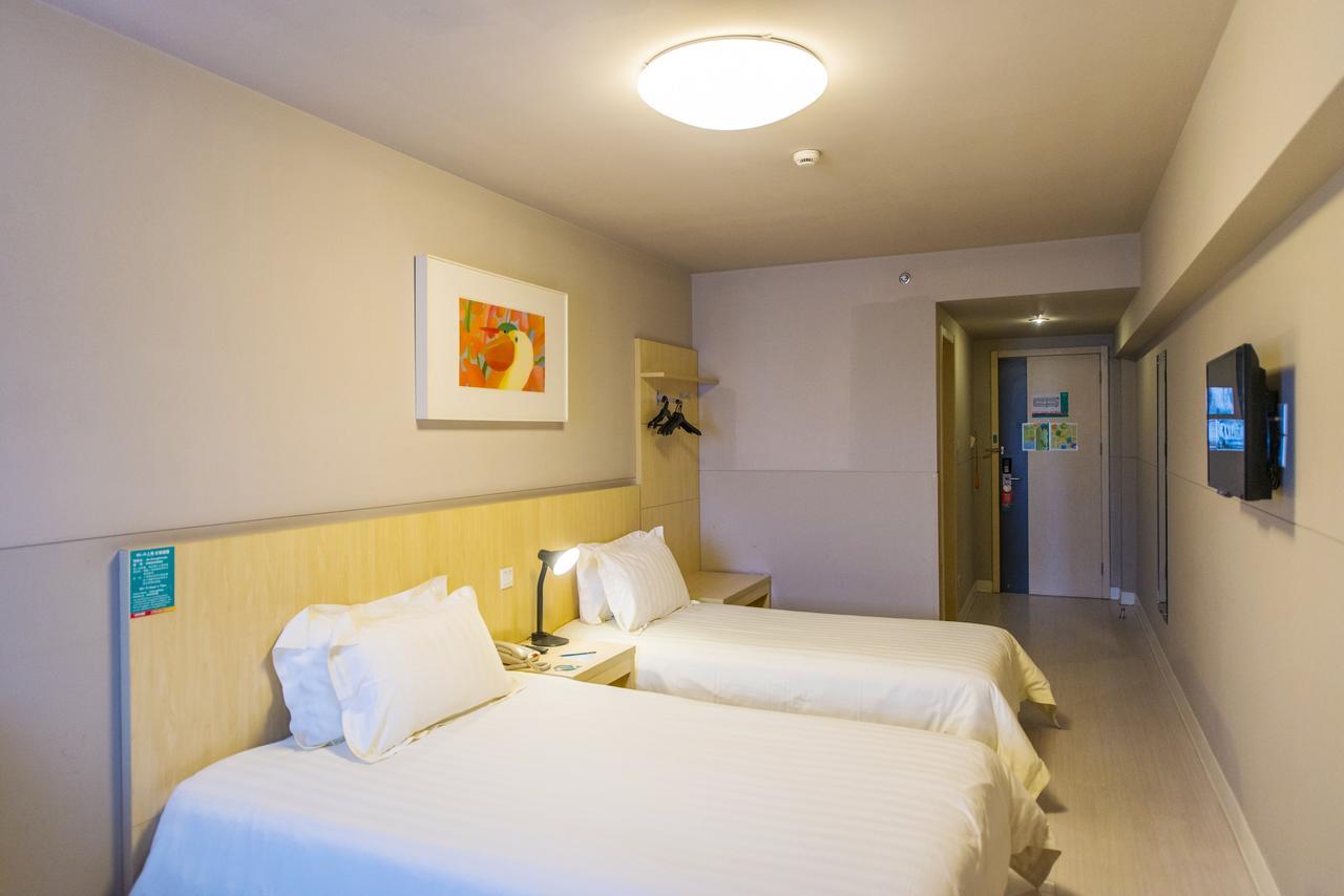 Jingjiang Inn Shanghai Hutai Road Exterior photo
