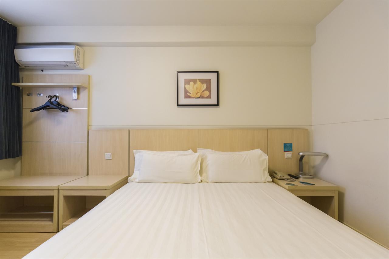 Jingjiang Inn Shanghai Hutai Road Exterior photo